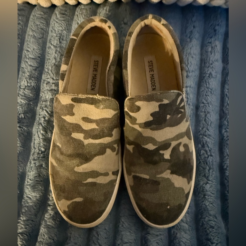 Steve Madden Camouflage Slip-On Sneakers